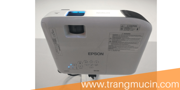 Picture of gắn máy chiếu epson eb-e10 lên trần nhà 