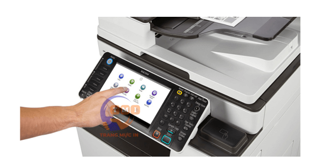 Máy photocopy Ricoh màn hình bị đơ, không hoạt động