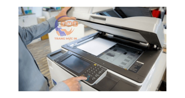 Máy photocopy Ricoh không lên màn hình, không lên nguồn